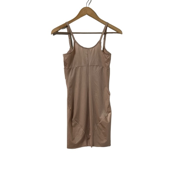 SPANX Braless Sculpting Open Bust Smartgrip Slip Shapewear - Picture 6 of 8